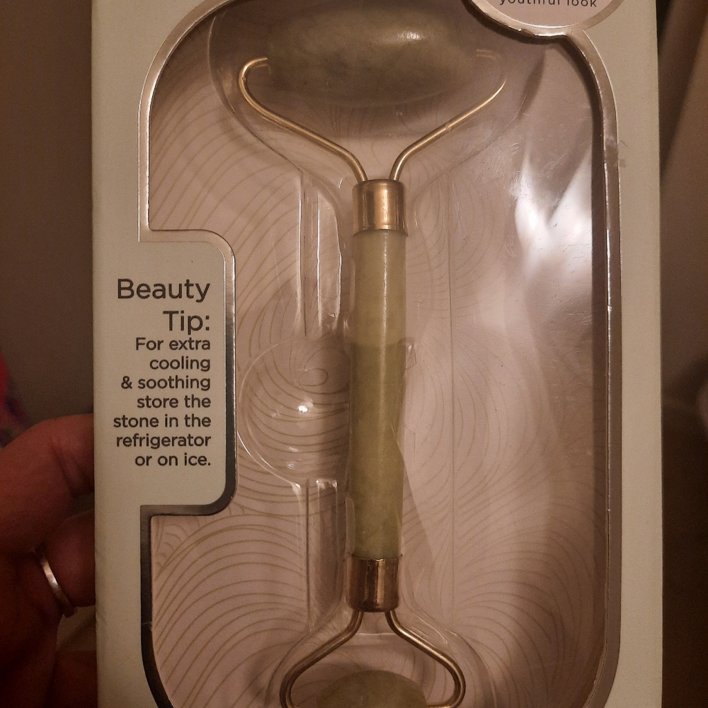 JADE FACIAL ROLLER - Picture 4 of 6
